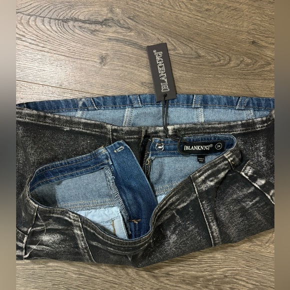 *NWOT* BLANKNYC Denim Mini Skirt in Metallic Heart - Picture 7 of 8